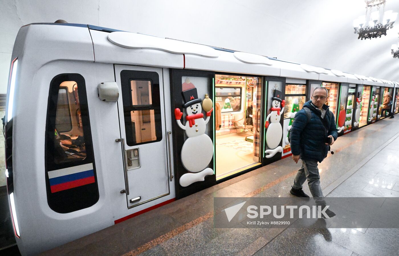 Russia New Year Season Metro