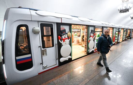 Russia New Year Season Metro