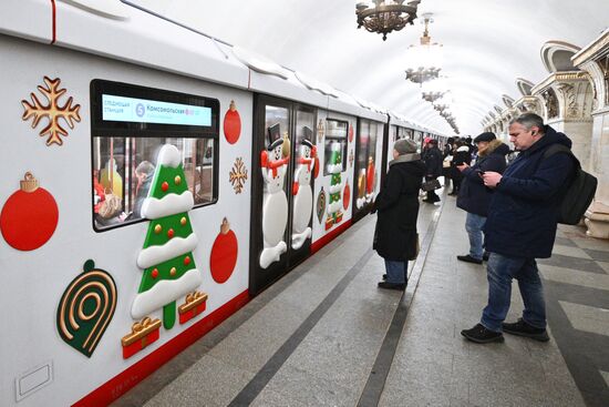 Russia New Year Season Metro