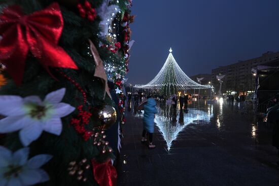 Russia DPR New Year Season Preparations