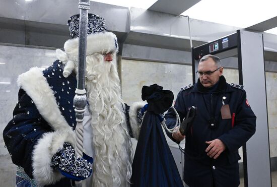 Russia New Year Season Metro