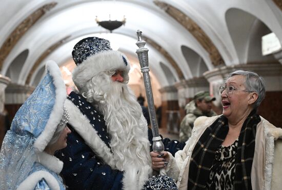 Russia New Year Season Metro