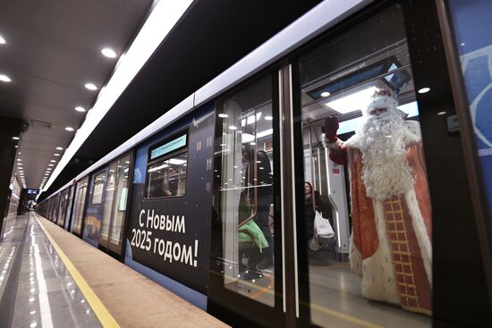 Russia New Year Season Metro