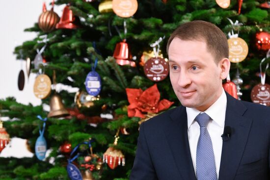 Russia Government New Year Season Charity