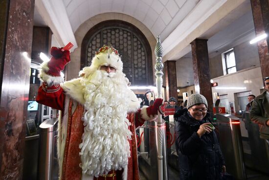 Russia New Year Season Metro