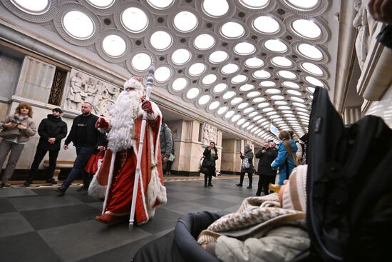 Russia New Year Season Metro