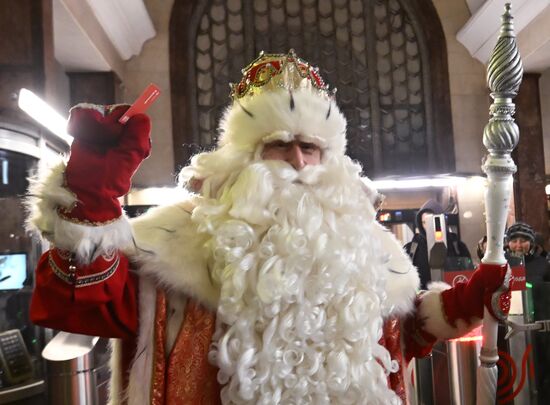 Russia New Year Season Metro