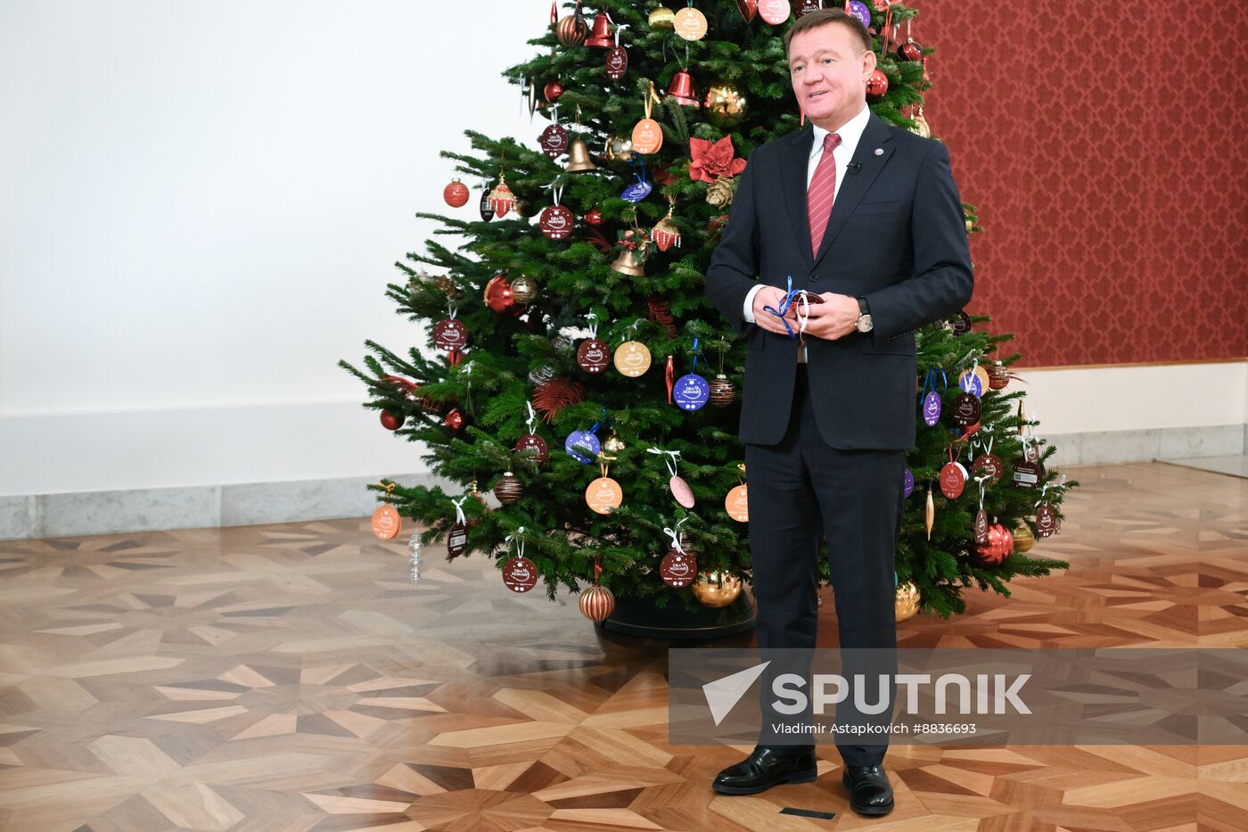 Russia Government New Year Season Charity