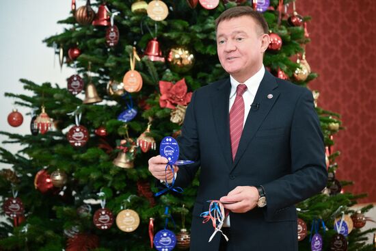 Russia Government New Year Season Charity