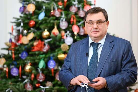 Russia Government New Year Season Charity