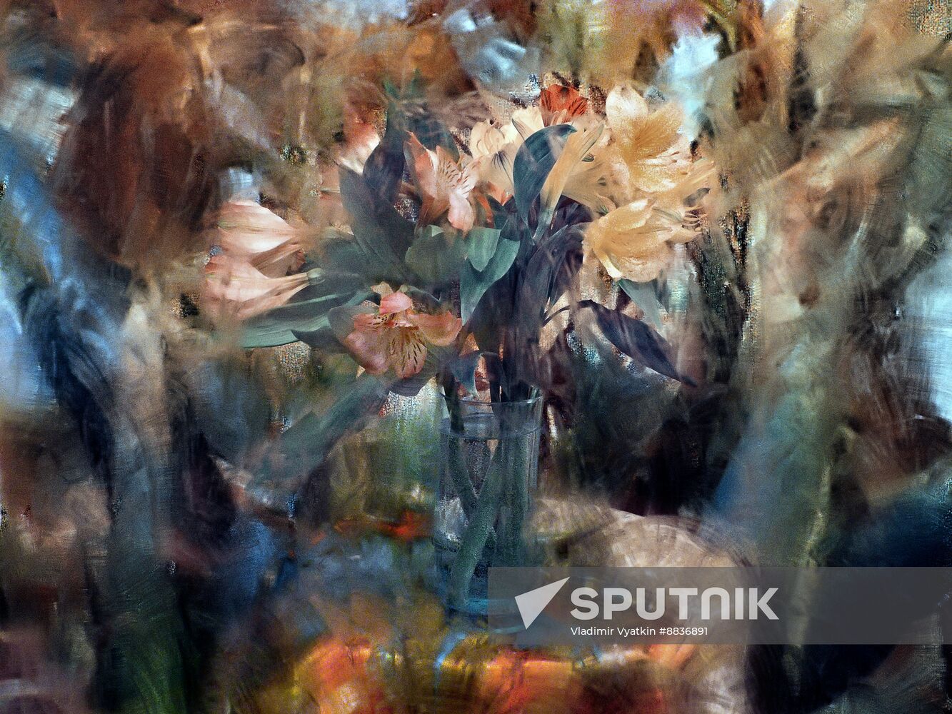 Still life with flowers from Vladimir Vyatkin's series Mood of Flowers