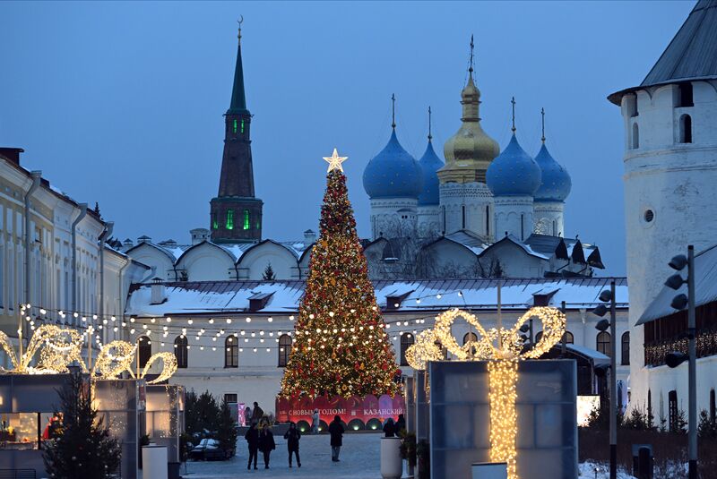 Russia New Year Season Preparations