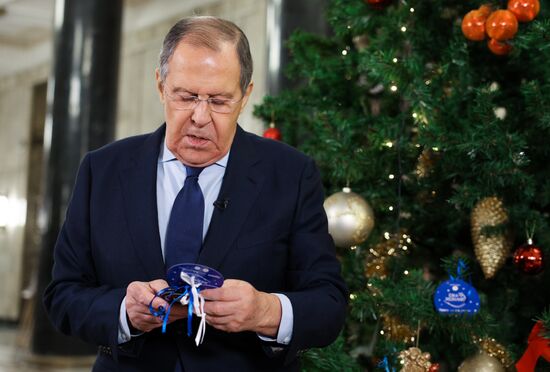 Russia Government New Year Season Charity