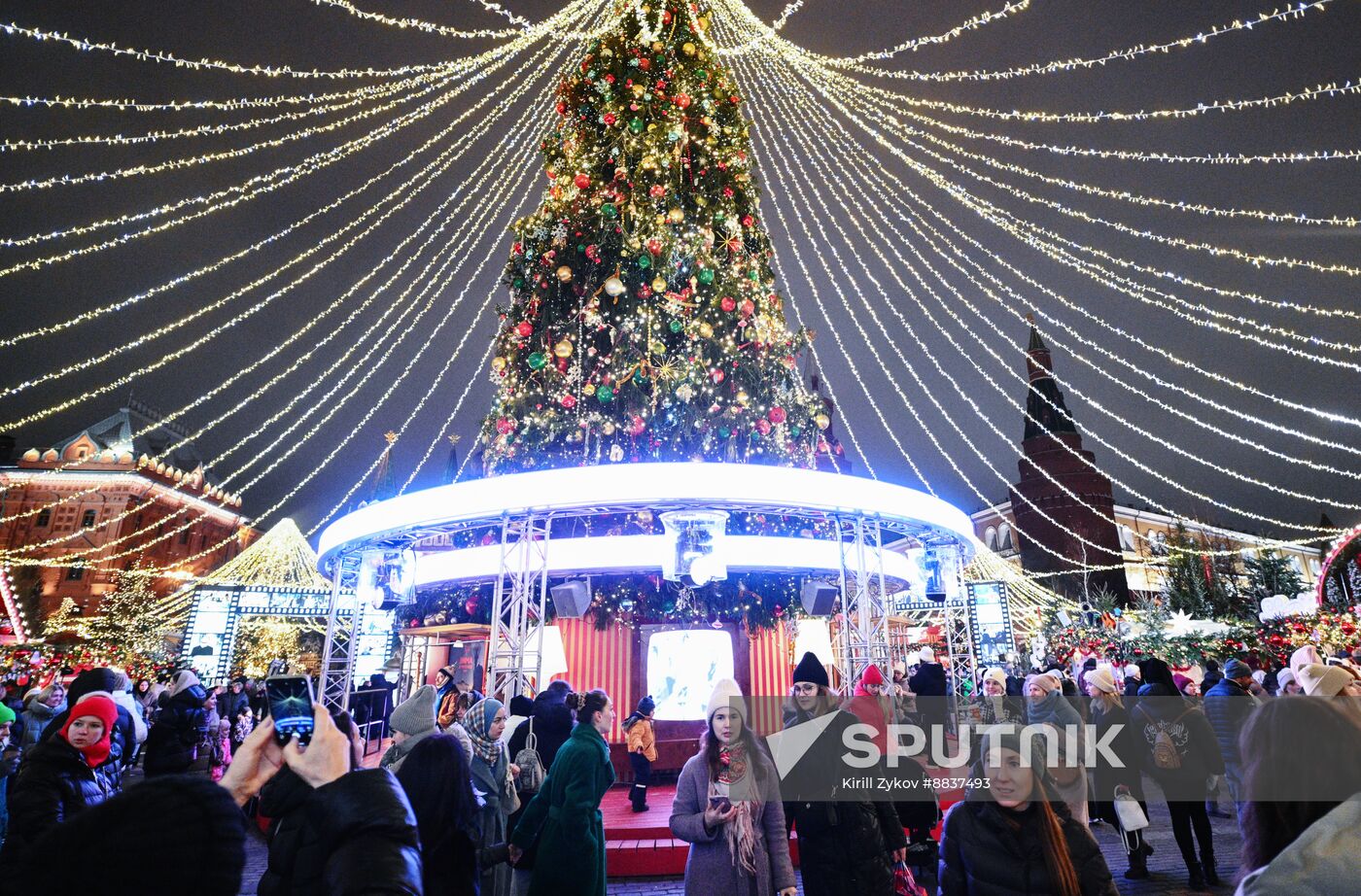 Russia New Year Season Preparations