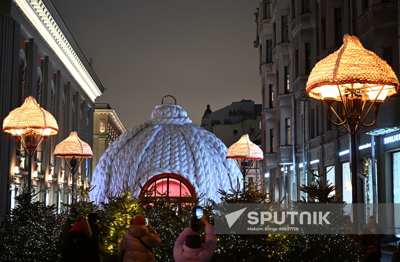 Russia New Year Season Preparations