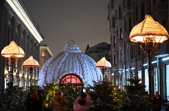 Russia New Year Season Preparations