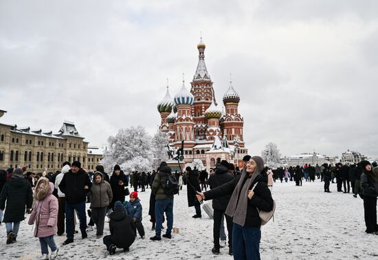 Russia New Year Season Preparations