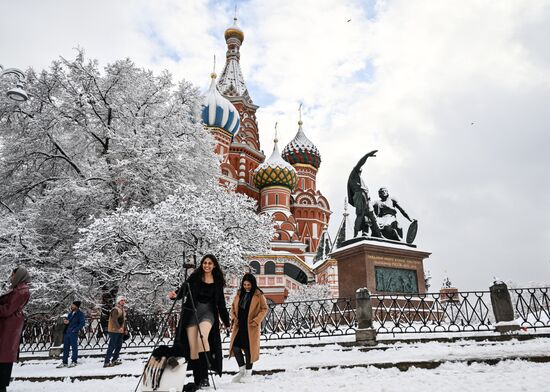 Russia New Year Season Preparations