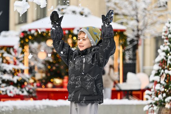 Russia New Year Season Preparations