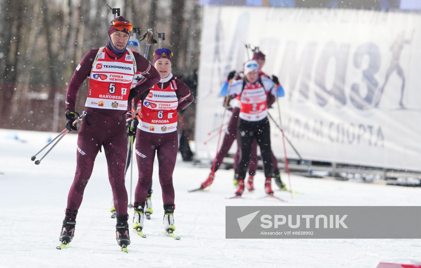 Russia Skiing Champions Race