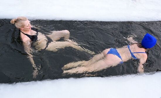 Russia Winter Swimming