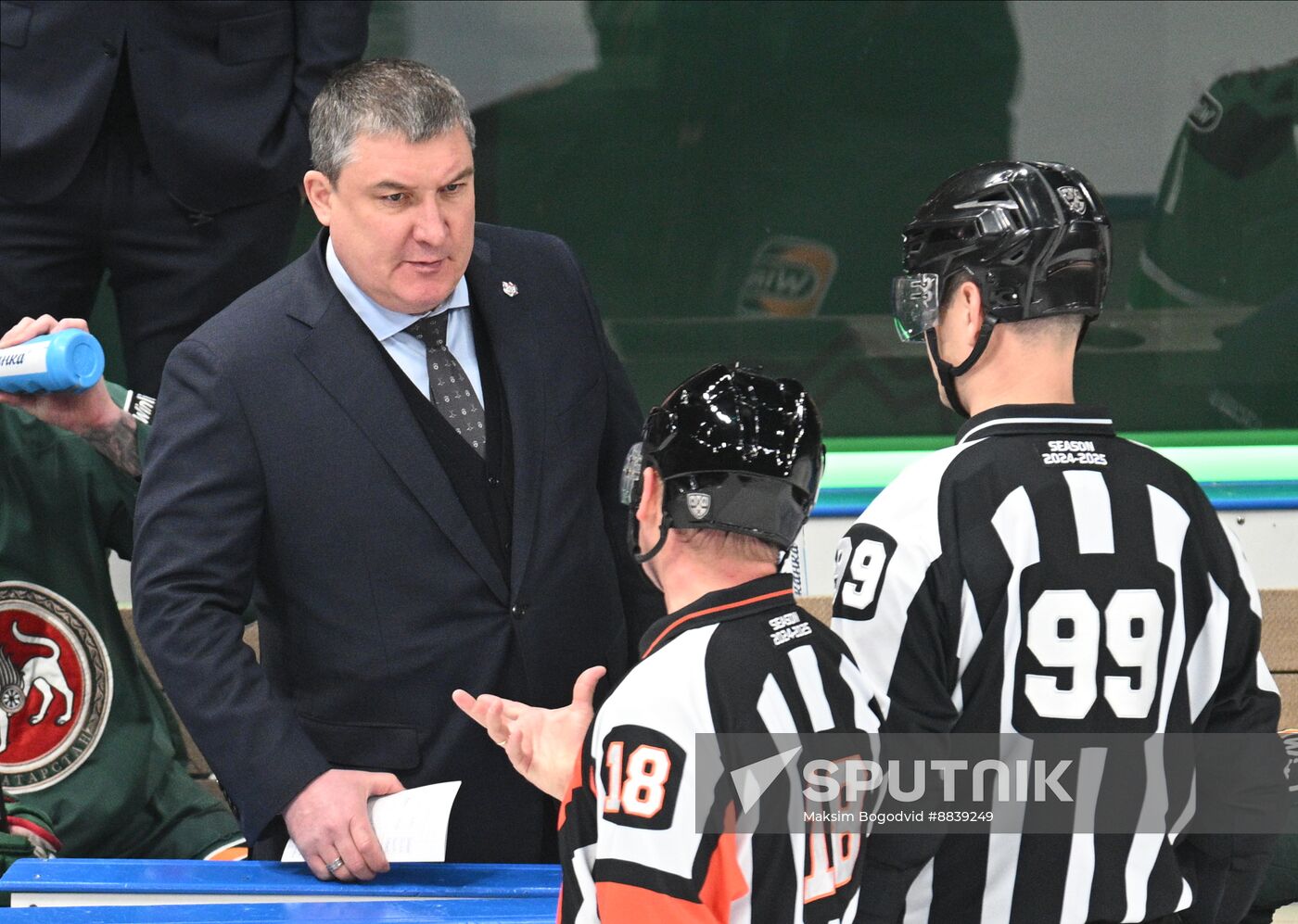 Russia Ice Hockey Continental League Ak bars - Avangard