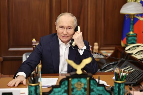 Russia Putin New Year Season Charity