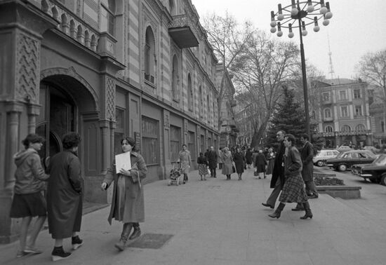 People of Tbilisi on city street