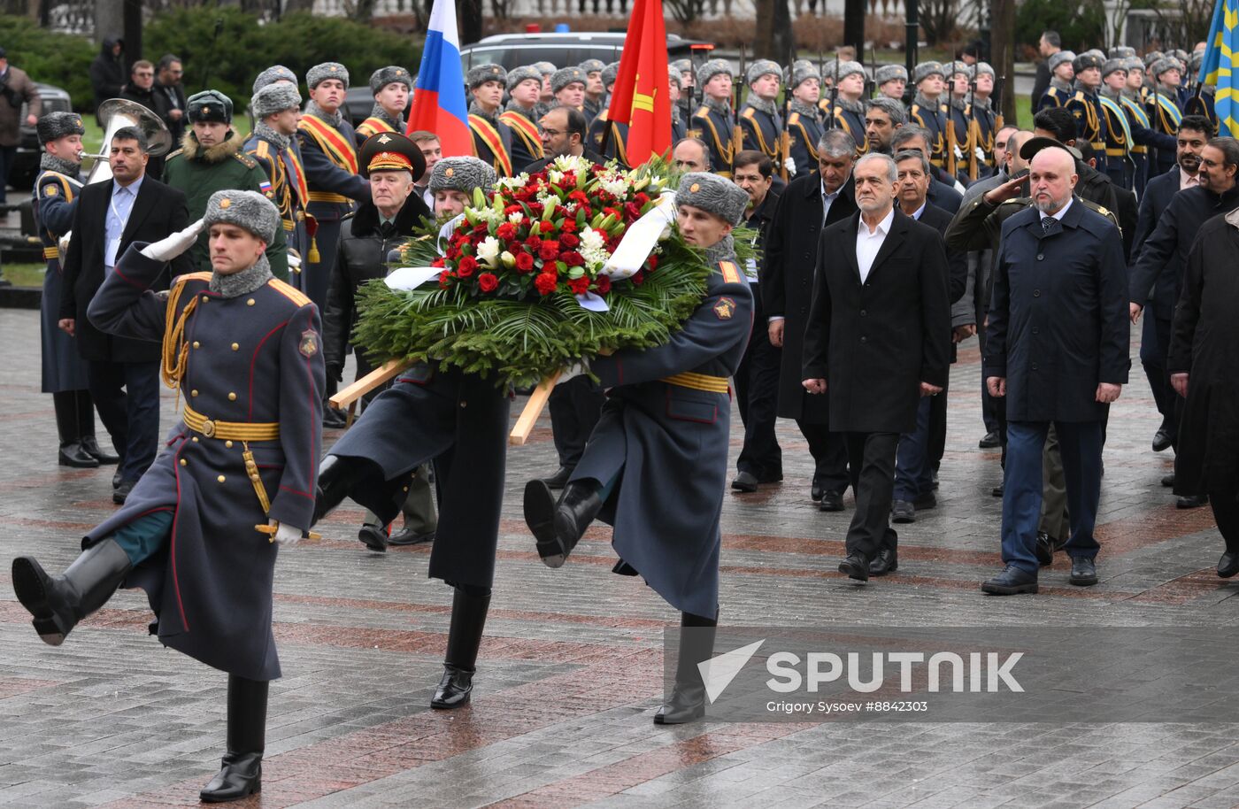 Russia Iran Wreath Laying