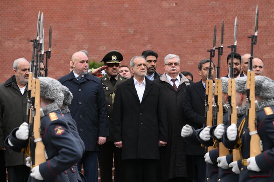 Russia Iran Wreath Laying