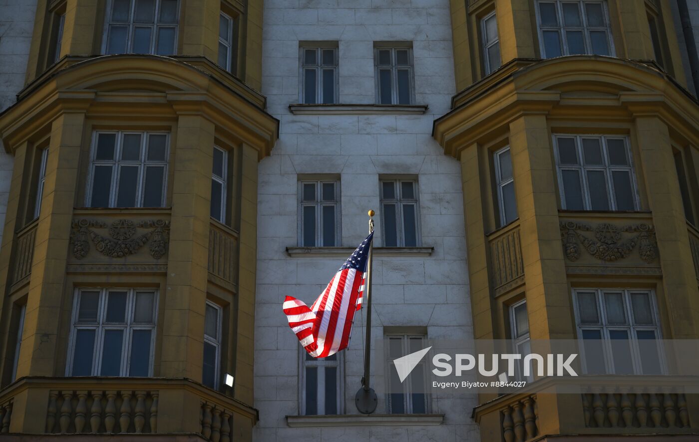 Russia US Embassy Flag