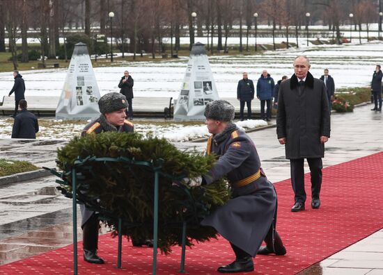 Russia Putin WWII Leningrad Siege Lifting Anniversary