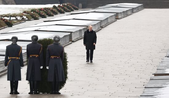 Russia Putin WWII Leningrad Siege Lifting Anniversary