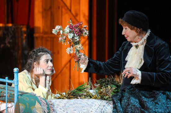 Russia Theatre Old World Landowners