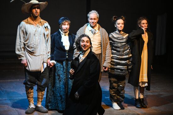 Russia Theatre Old World Landowners