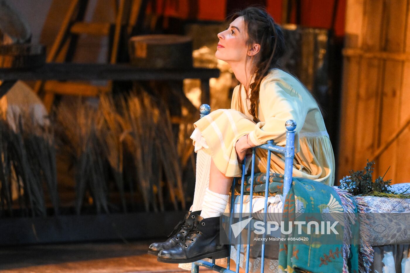 Russia Theatre Old World Landowners