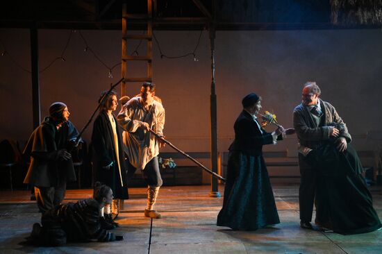 Russia Theatre Old World Landowners