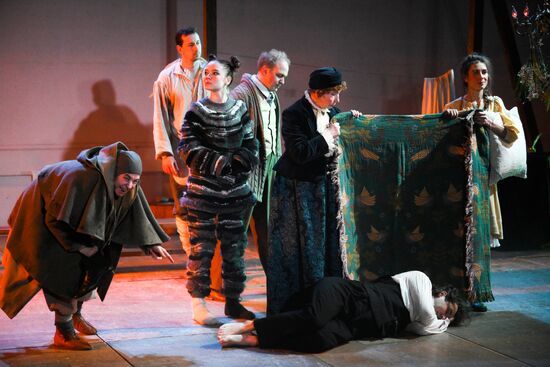 Russia Theatre Old World Landowners