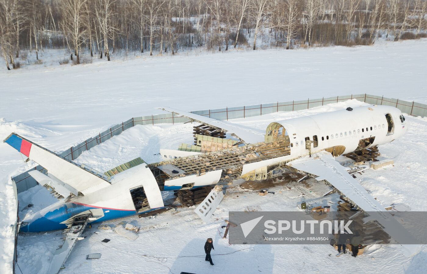 Russia Aircraft Emergency Landing Dismantling