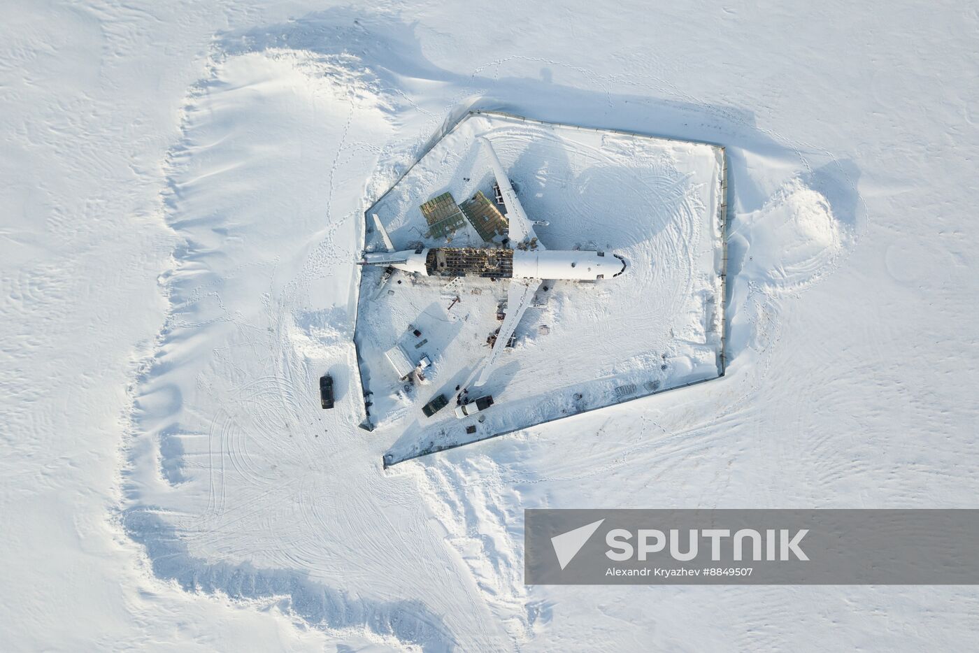 Russia Aircraft Emergency Landing Dismantling