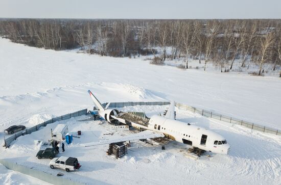 Russia Aircraft Emergency Landing Dismantling
