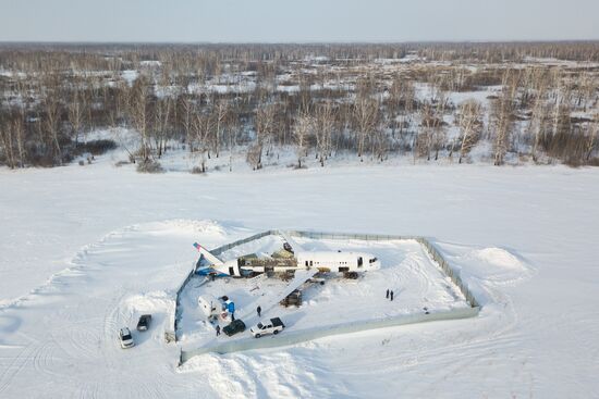 Russia Aircraft Emergency Landing Dismantling
