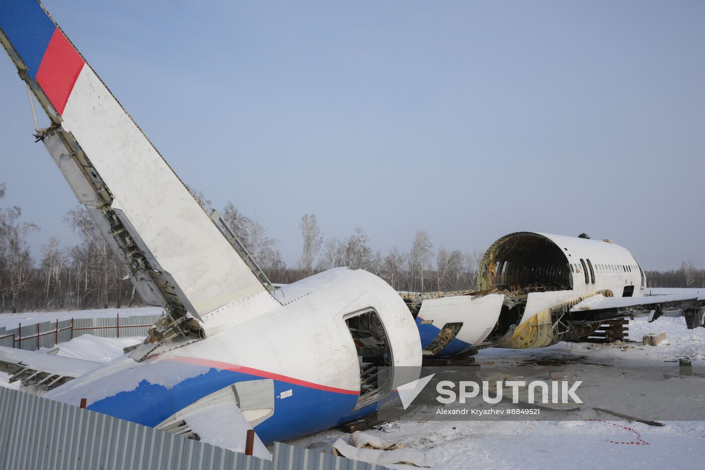 Russia Aircraft Emergency Landing Dismantling