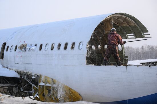 Russia Aircraft Emergency Landing Dismantling
