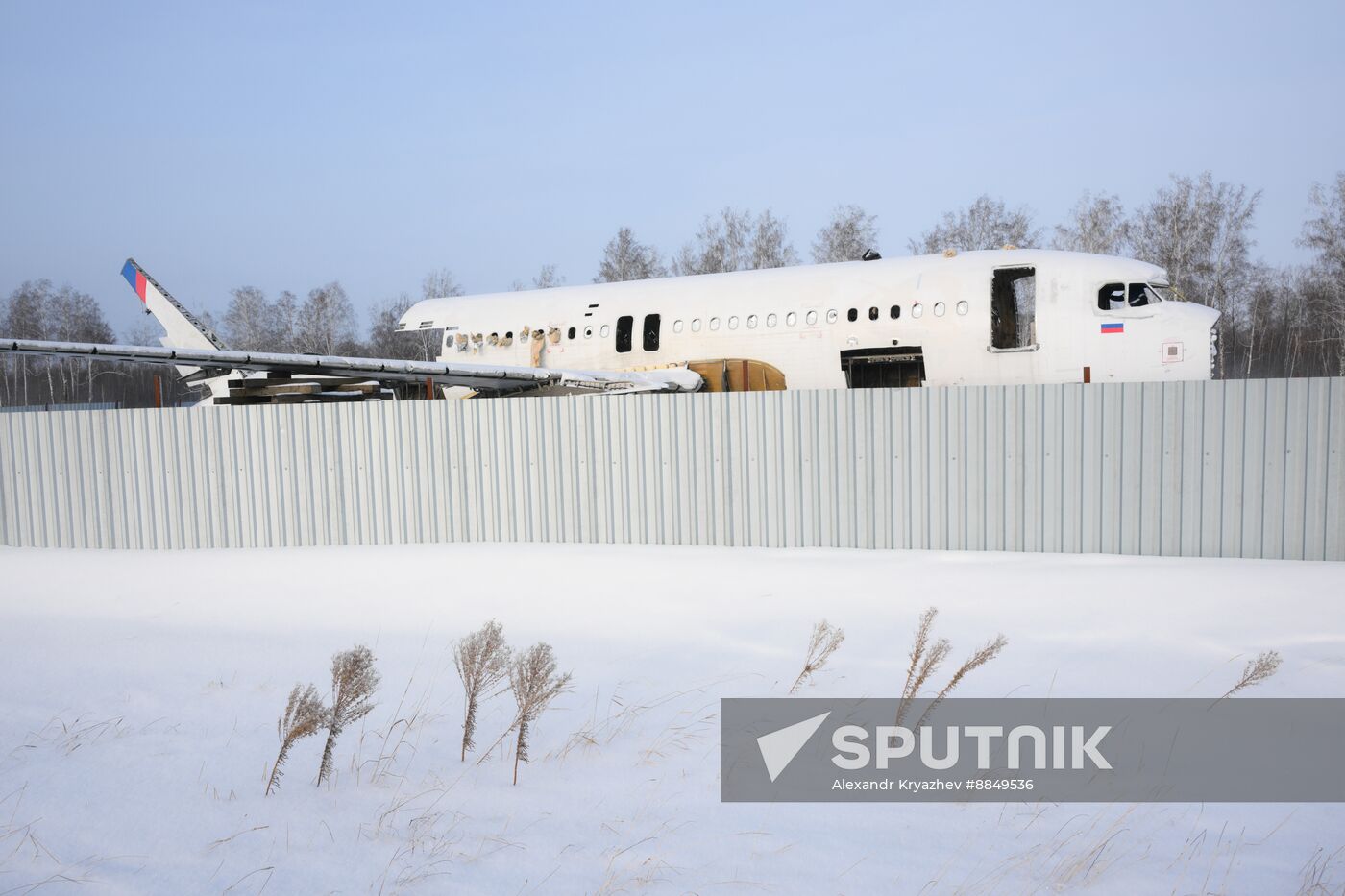 Russia Aircraft Emergency Landing Dismantling
