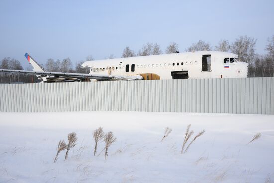 Russia Aircraft Emergency Landing Dismantling