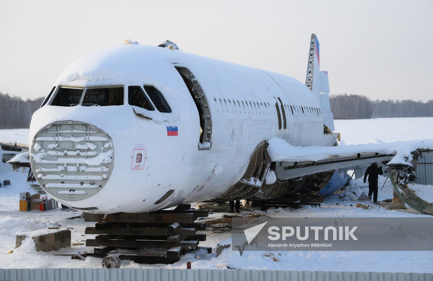 Russia Aircraft Emergency Landing Dismantling