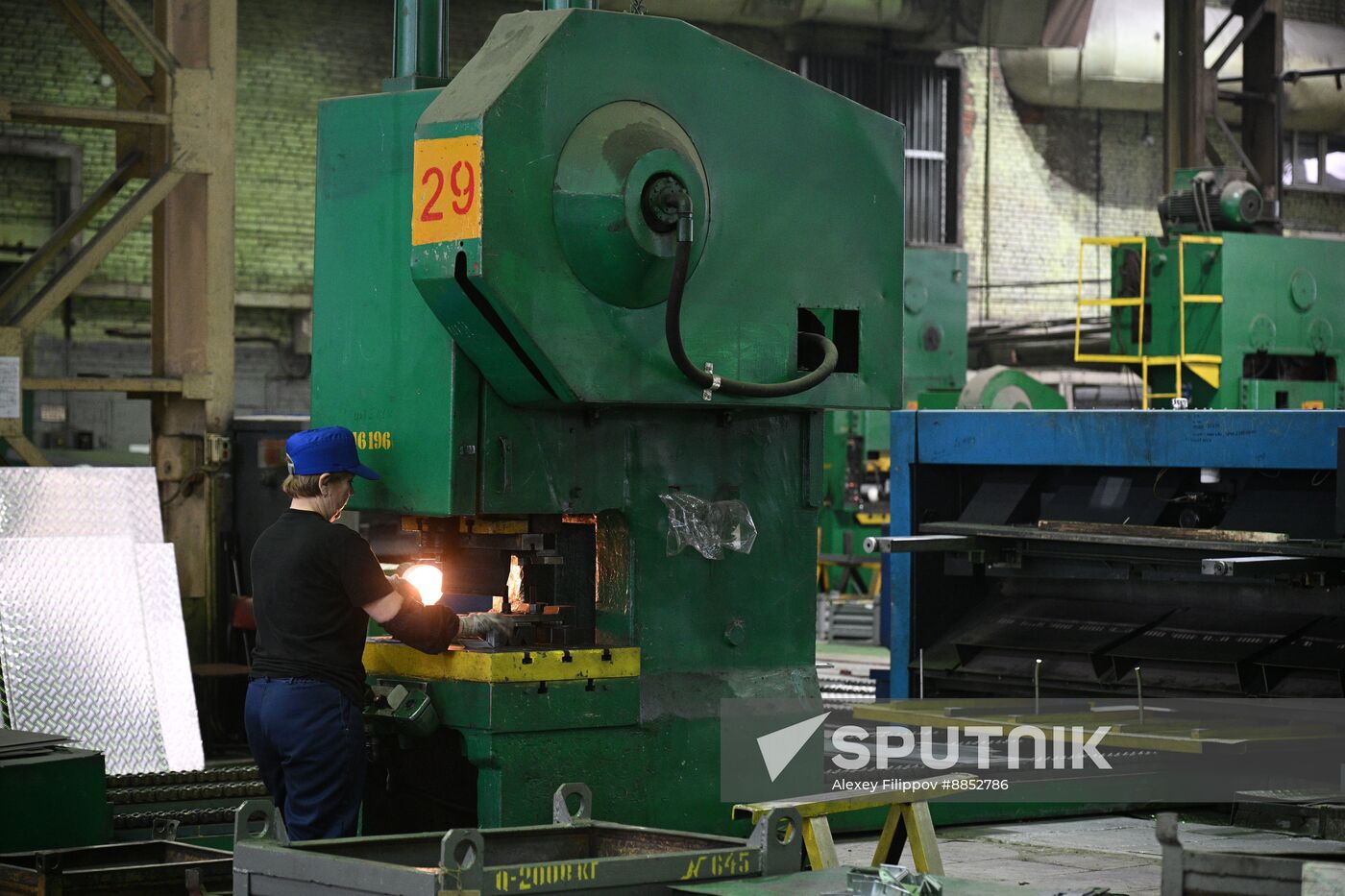 Russia Elevator Production