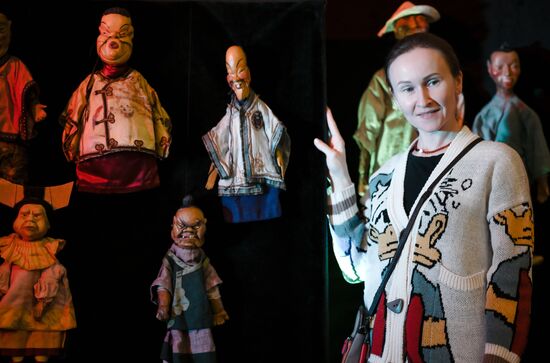 Russia Chinese Fairy Tales Puppets