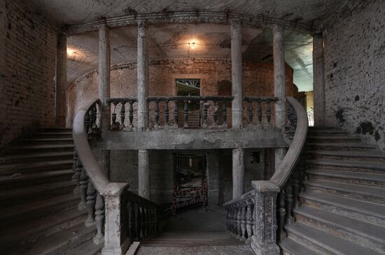 Russia DPR Theatre Rebuilding